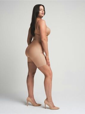 SKIMS Body Hip Shaping Mig Thigh Short